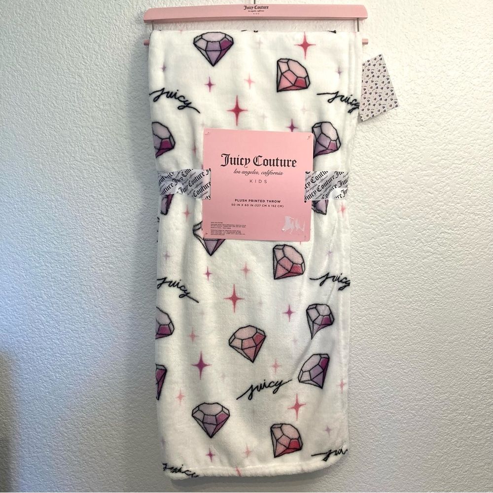 NWT Juicy Couture Diamond Pattern White Blanket Throw 50”x60”